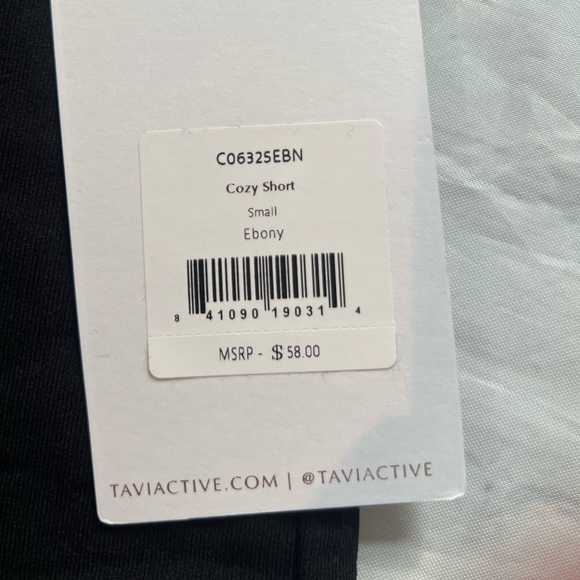 Tavi Cozy Short in Ebony - Picture 4 of 4